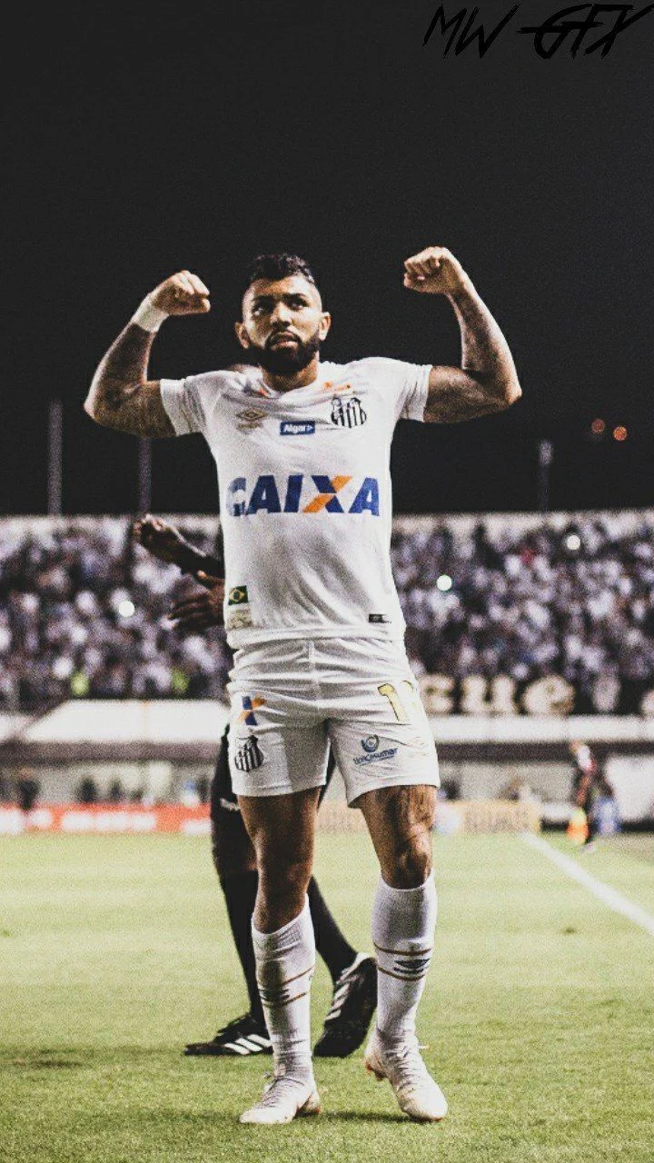 Menos de dois minutos depois do gol são-paulino, o Santos respondeu. Gabriel, o Gabigol, apareceu na área e marcou de cabeça para deixar o clássico novamente empatado.