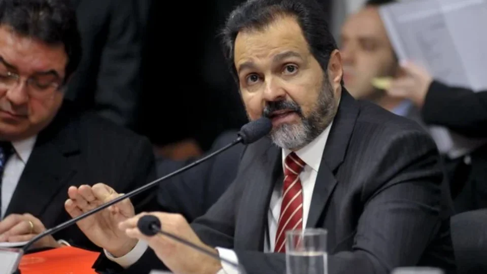 Agnelo Queiroz volta à Câmara 12 anos após deixar o governo do DF