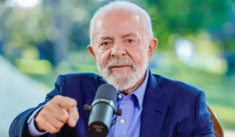 Lula desafia Flávio Bolsonaro a abrir sigilo bancário em 48h
