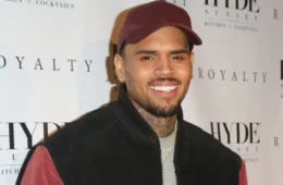 Chris Brown escapa da prisão imediata após agressão em boate de Londres
