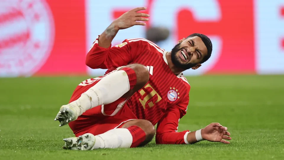 Bayern perde reforço após lesão preocupante no joelho de Ismael Saibari