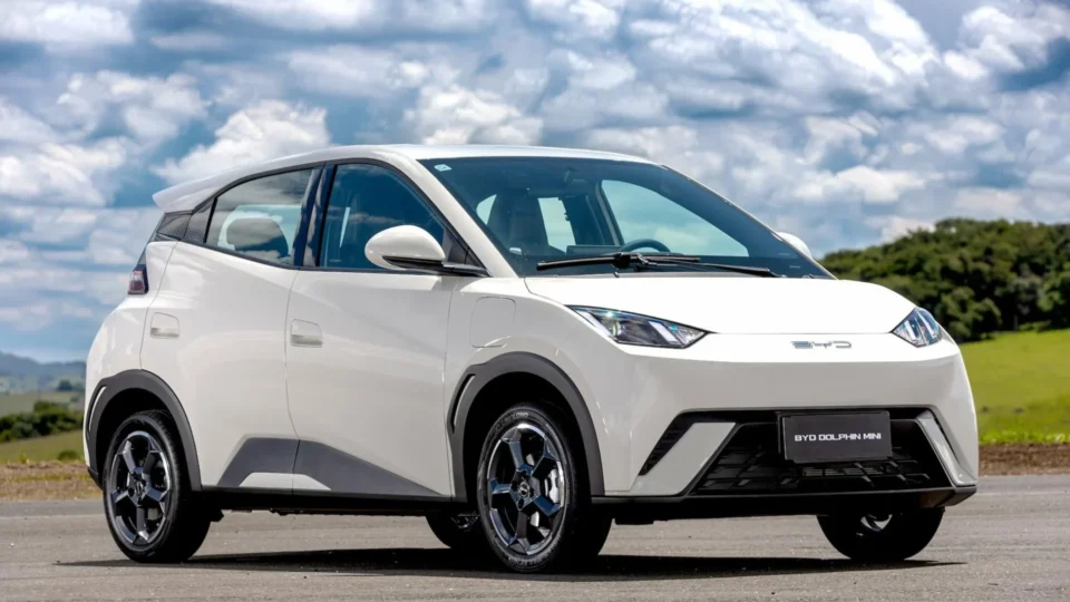 BYD Dolphin ou Dolphin Mini: qual elétrico vale mais a pena comprar?