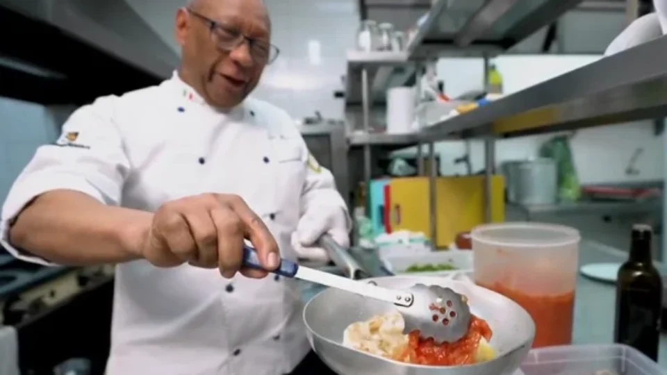 Mineiro que chegou a SP sem dinheiro hoje fatura R$ 600 mil por mês com restaurante italiano