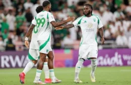 Al-Ahli tenta ampliar sequência de vitórias contra Al-Gharafa em duelo de opostos