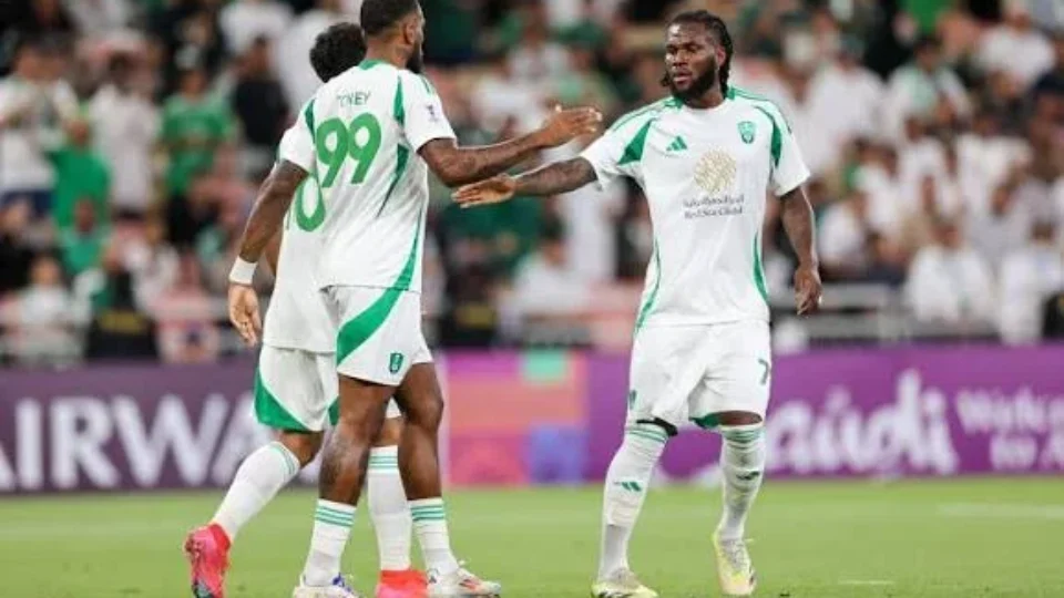 Al-Ahli tenta ampliar sequência de vitórias contra Al-Gharafa em duelo de opostos