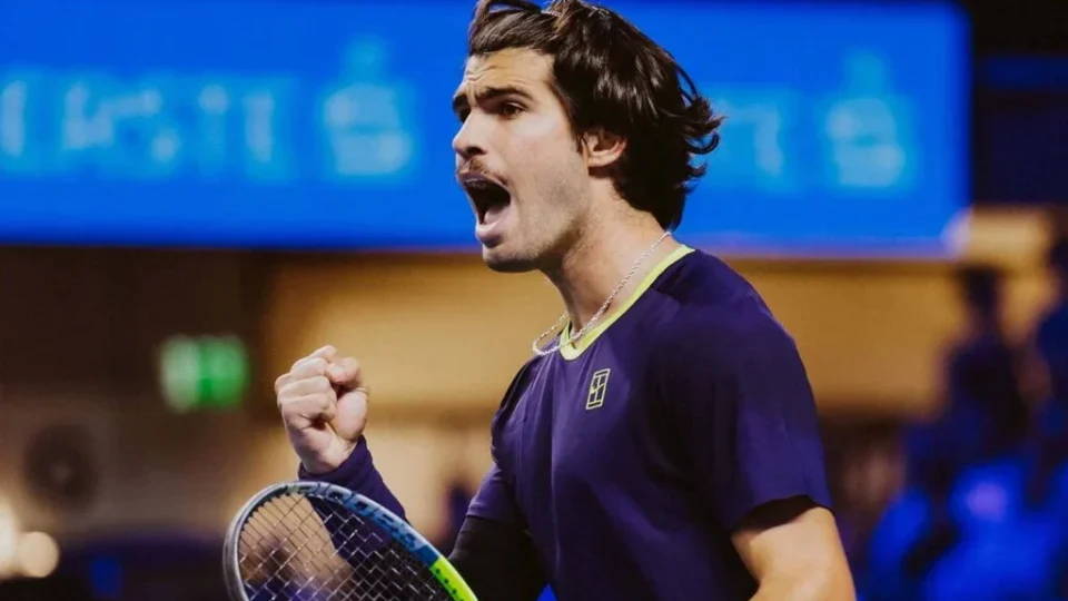 Alcaraz admite que ainda não está no auge e elogia Zverev antes de estreia em Viena
