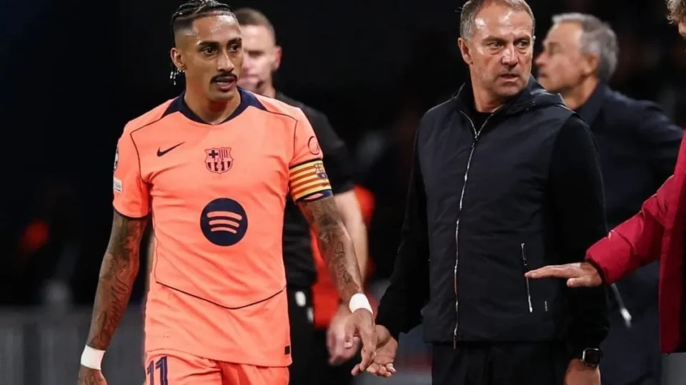 Raphinha admite irritação após substituição contra o PSG: “Fiquei um pouco chateado”