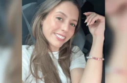 Atriz brasileira é presa pelo ICE em aeroporto dos EUA e está detida há mais de um mês