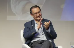 Após eleição, Augusto Cury transforma plano de governo de 200 páginas em livro