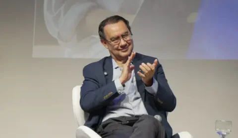 Após eleição, Augusto Cury transforma plano de governo de 200 páginas em livro