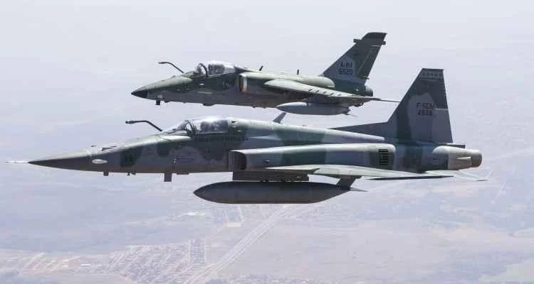 Tecnologia permite conectar diferentes aeronaves em uma mesma rede de informações.