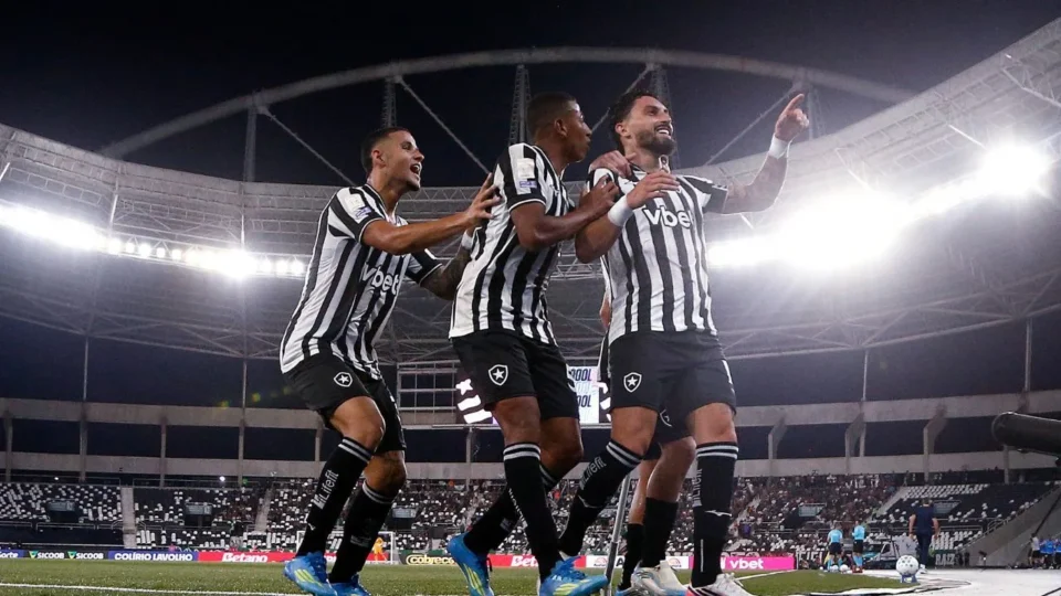 Coritiba x Botafogo: onde assistir ao vivo, horário e escalações pelo Brasileirão