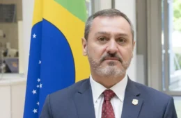 MPF investiga diretor-geral da PF por suspeita de vazamento sobre irmão de Lula