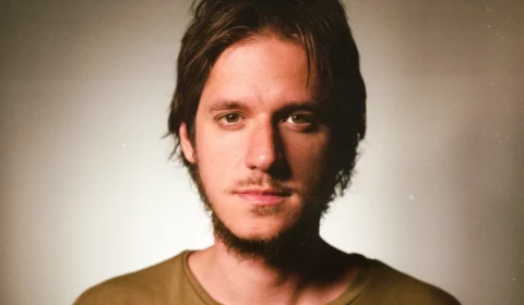 Quem é Rubel e por que barrar música gerou acusação de censura