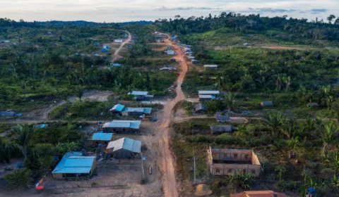 Indígenas recebem ameaças de invasão de território caso Flávio Bolsonaro vença eleição