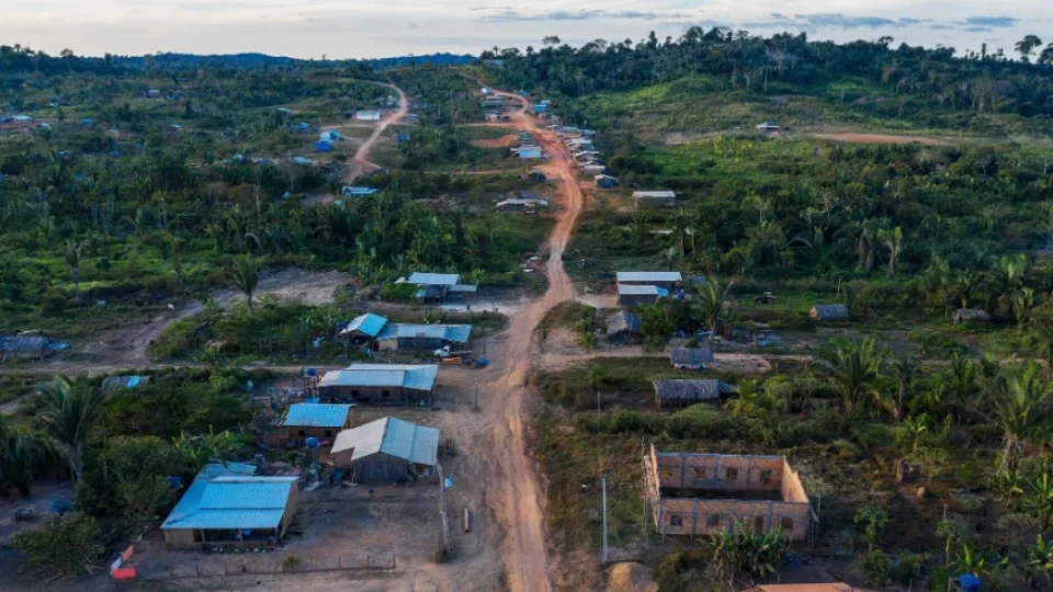 Indígenas recebem ameaças de invasão de território caso Flávio Bolsonaro vença eleição