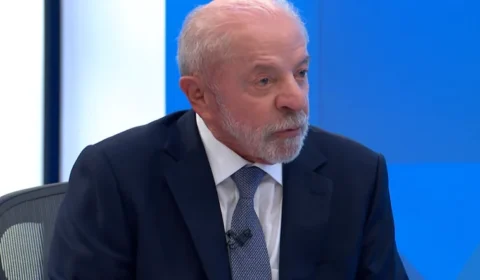 Após ficar atrás de Flávio no 1º turno, Lula assume culpa por resultado e desaprovação