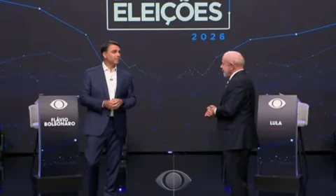 Lula cobra explicações sobre filme de Bolsonaro e Flávio rebate: “Vou te dar uma cortesia”