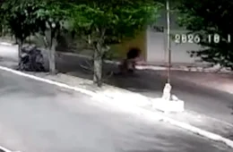 VÍDEO: Adolescente de 14 anos morre após perder controle de moto em Pernambuco; outra jovem fica ferida