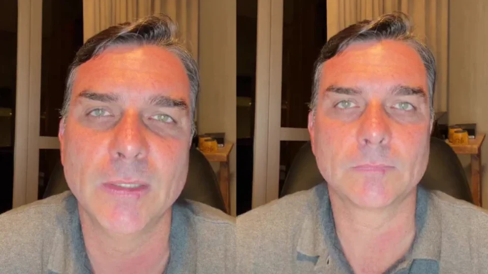 Dos EUA, Flávio Bolsonaro prevê ‘quebradeira’ no Brasil e fala em eleições antes de 2030