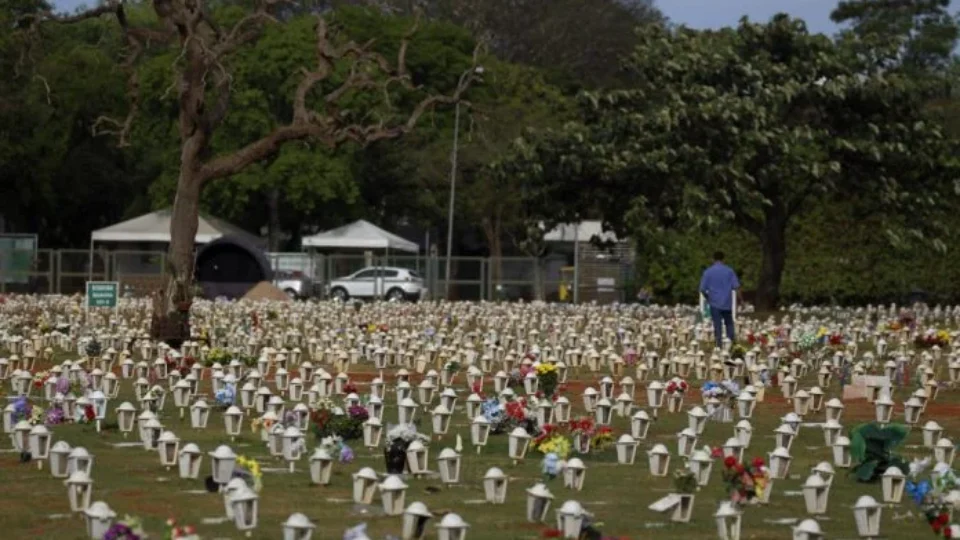 GDF abre 10 vagas para ambulantes no Dia de Finados em cemitério da Asa Sul