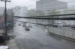 Chuva volta a cair em Manaus após poluição extrema