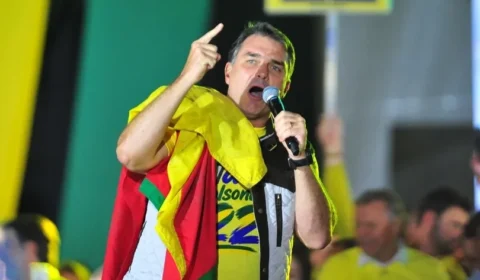 Flávio prepara reação após derrotas no Congresso e redução da vantagem sobre Lula
