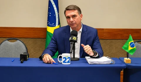 Flávio diz que estava a caminho da Globo e acusa TSE de “censura” após cancelamento de debate