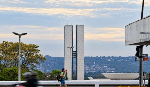 Brasília tem alerta de tempestade nesta terça (27), com ventos de até 60 km/h