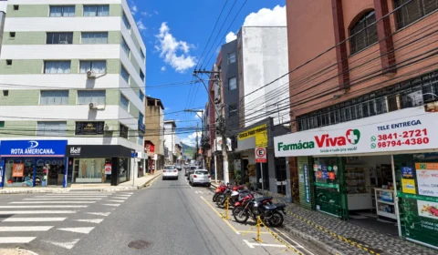 Homem é morto em barbearia com cerca de 20 tiros
