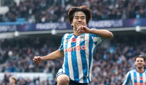 Coventry vence Sunderland por 3 a 1, deixa zona de rebaixamento e afunda rival na lanterna