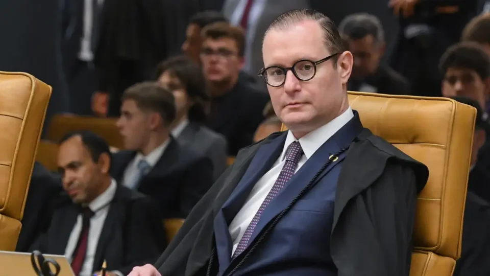 Zanin cobra explicações do TSE sobre suspensão do segundo turno para governador do RJ