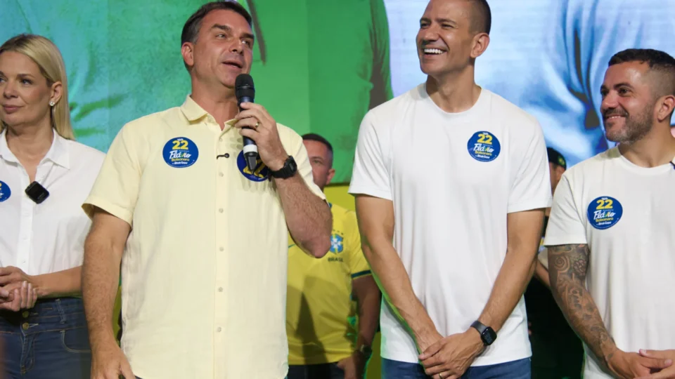 Candidato ao governo do Rio, Douglas Ruas reúne aliados e pede apoio a Flávio Bolsonaro no 2º turno