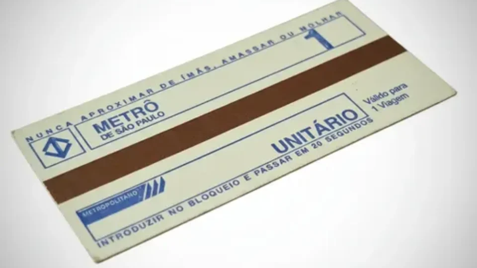 Fim de uma era: bilhete tradicional do Metrô de SP tem data para desaparecer