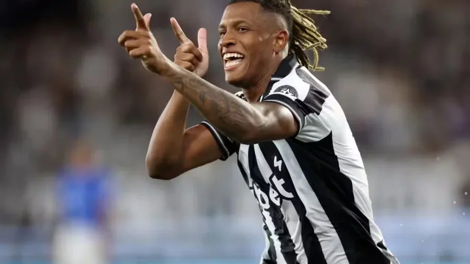 Danilo, do Botafogo, é convocado por Ancelotti e será único atleta de clube carioca na Seleção