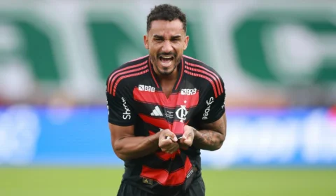 Danilo marca contra o Santos e coloca Flamengo na frente pelo Brasileirão