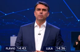 Lula chama família Bolsonaro de “miliciano”, e Flávio rebate com provocação sobre roubo