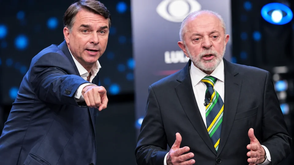 Indecisos dobram após debate da Band entre Lula e Flávio Bolsonaro, diz Quaest