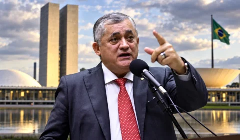 Guimarães diz que “paga para ver” bolsonaristas votarem contra fim da escala 6×1
