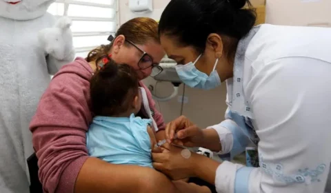 Vacina contra meningite ACWY esgota antes do previsto no Rio de Janeiro