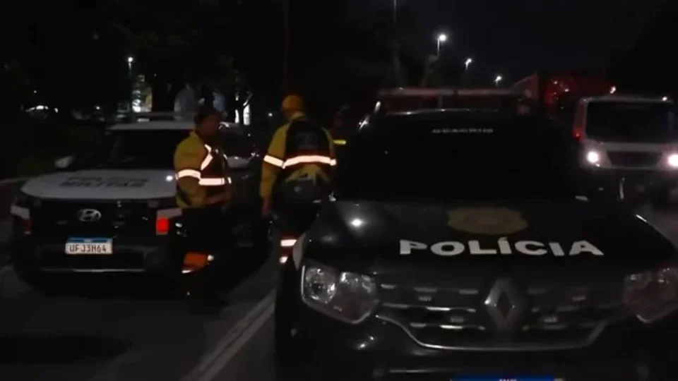 PM mata suspeito e encontra mulher esquartejada na Marginal Tietê, em SP
