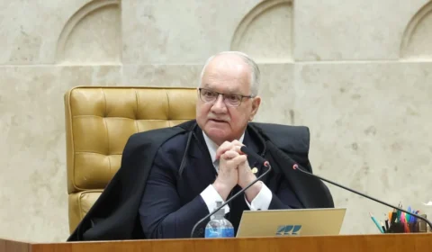Fachin tenta conter crise no STF, mas decisão sobre INSS desagrada aliados de Moraes