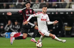 Eintracht Frankfurt vence Colônia por 1 a 0 e ganha fôlego no Campeonato Alemão