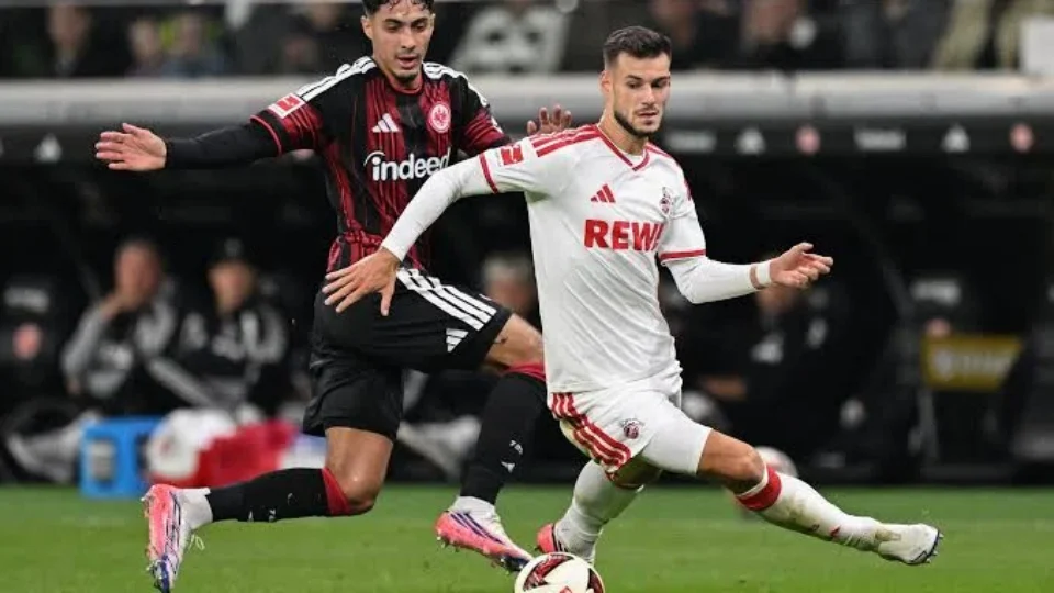 Eintracht Frankfurt vence Colônia por 1 a 0 e ganha fôlego no Campeonato Alemão