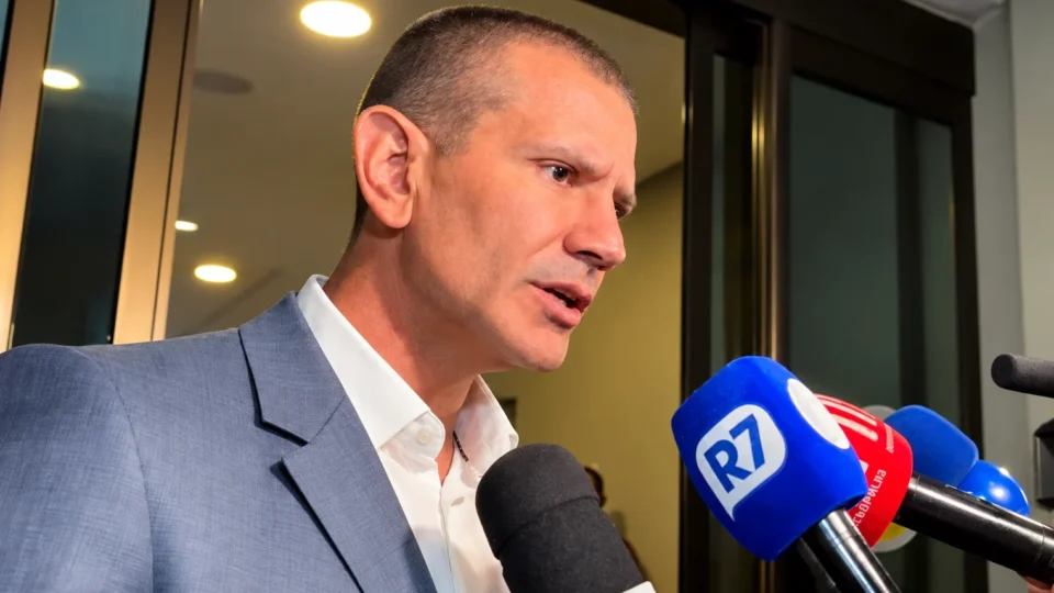 Ruas aposta em decisão favorável na Justiça para encerrar disputa pelo governo do Rio