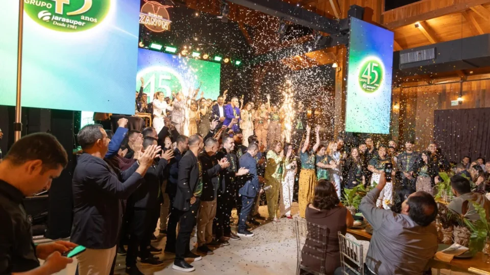 Grupo Arasuper celebra 45 anos em noite especial com fornecedores e parceiros