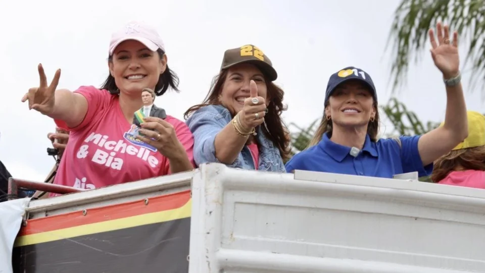 “Exército verde e amarelo vai até o final”, diz Celina Leão em motocarreata no DF