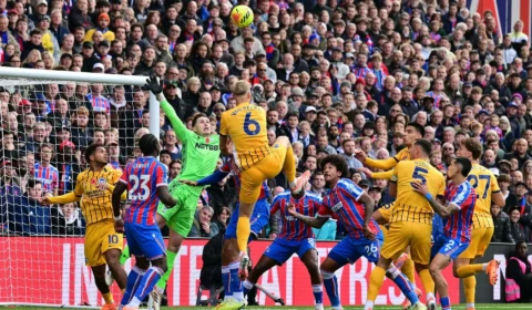 Brighton goleia Crystal Palace por 5 a 0 em clássico com golaço do meio-campo