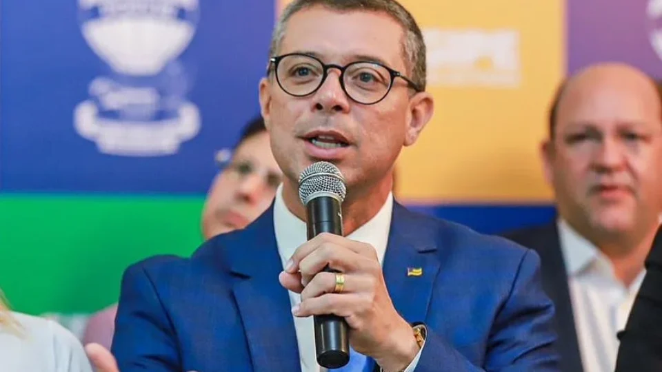 Fábio Mitidieri é reeleito governador de Sergipe no primeiro turno
