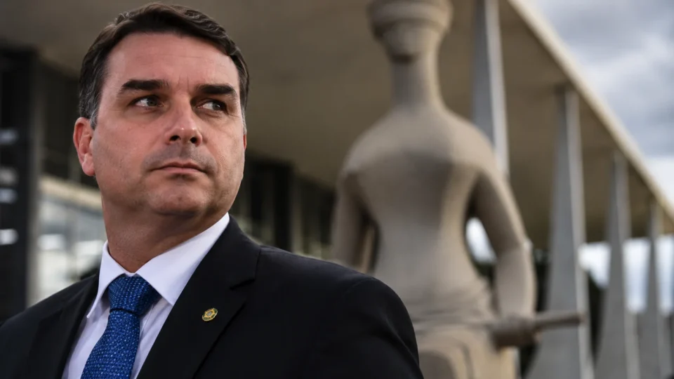 Flávio Bolsonaro é alvo de segundo inquérito no STF por suspeitas de lavagem de dinheiro